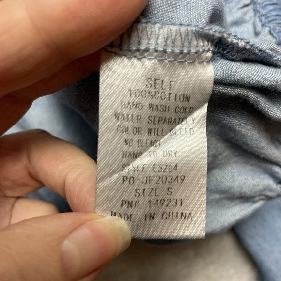 Kori Chambray Crop Top‎ Womens S Blue Long Sleeve V Neck Hippie Boho Festival - Picture 5 of 7